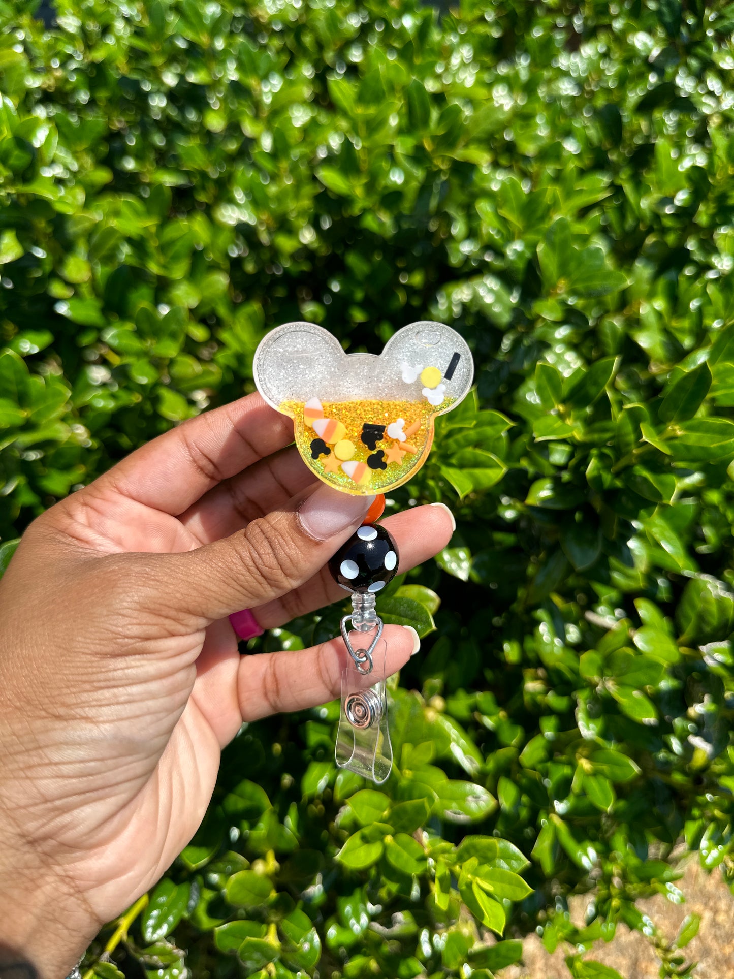 Mouse Head Shaker Badge Reel